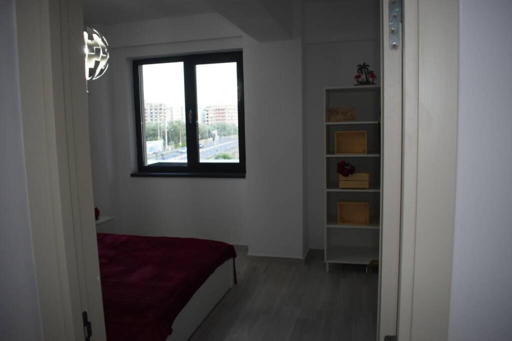 Apartment By The Lake With A View 마마이아 외부 사진