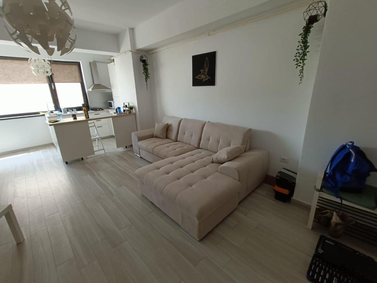 Apartment By The Lake With A View 마마이아 외부 사진